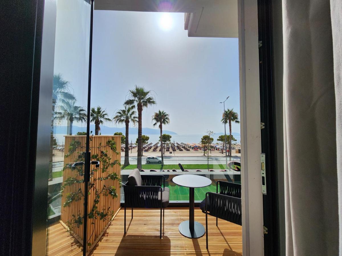 Charm Hotel Vlorë Exteriör bild