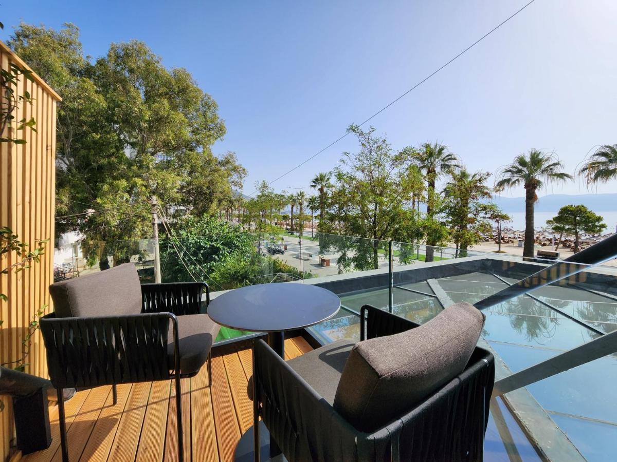 Charm Hotel Vlorë Exteriör bild