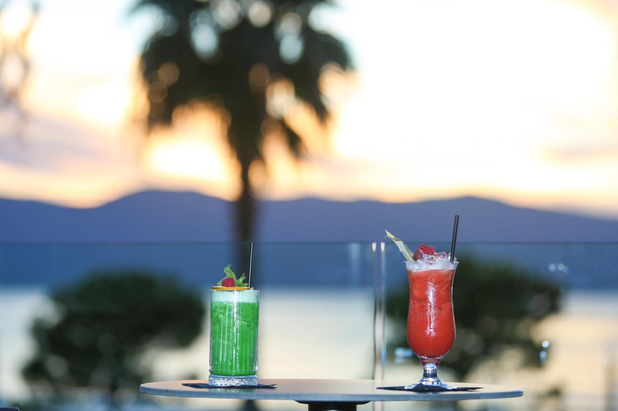 Charm Hotel Vlorë Exteriör bild