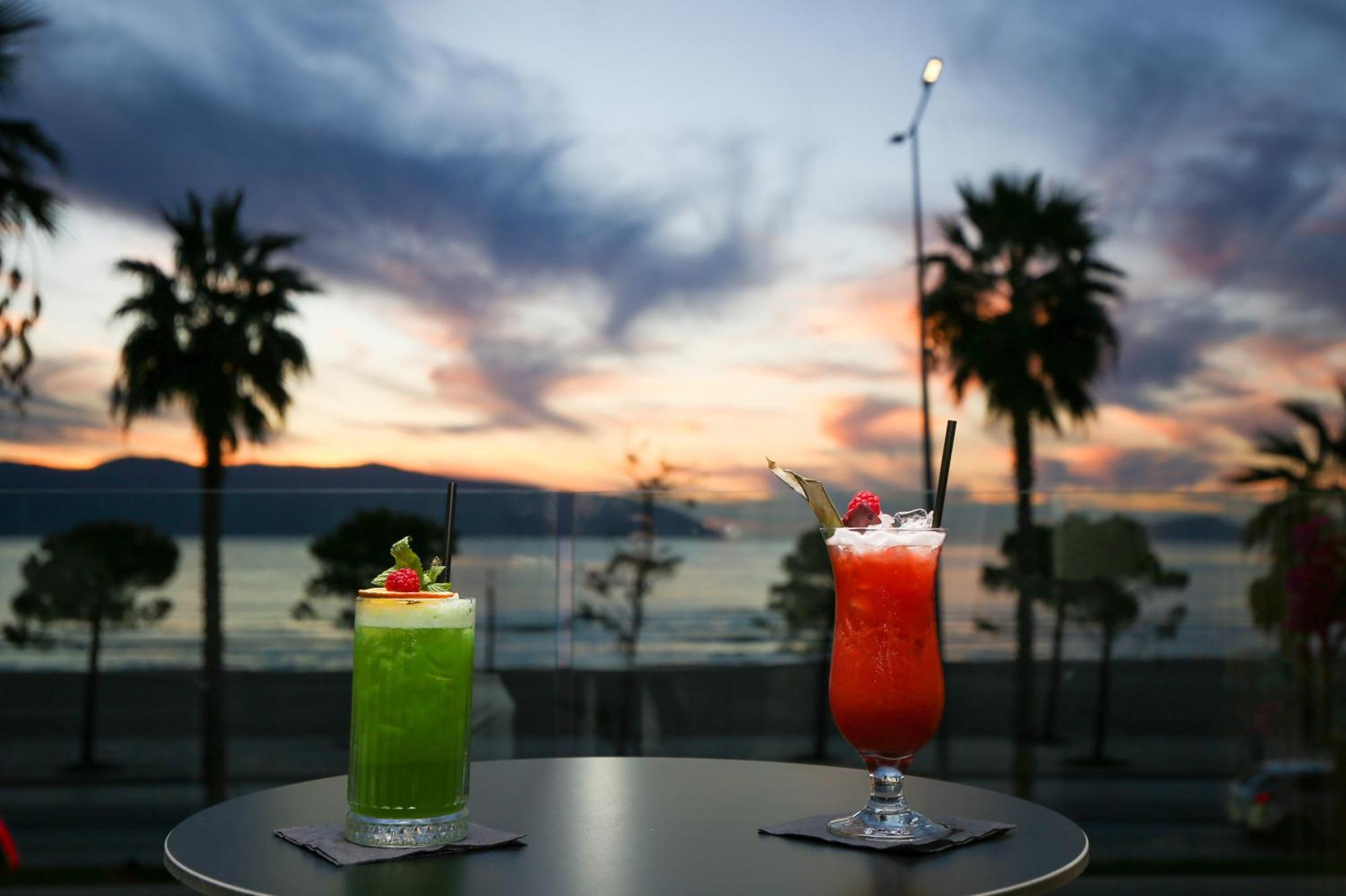 Charm Hotel Vlorë Exteriör bild